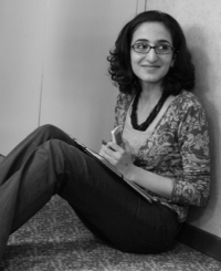 Bahar Makooi, webmaster de Lire dans le noir (copyright : Charlotte Bouvier)